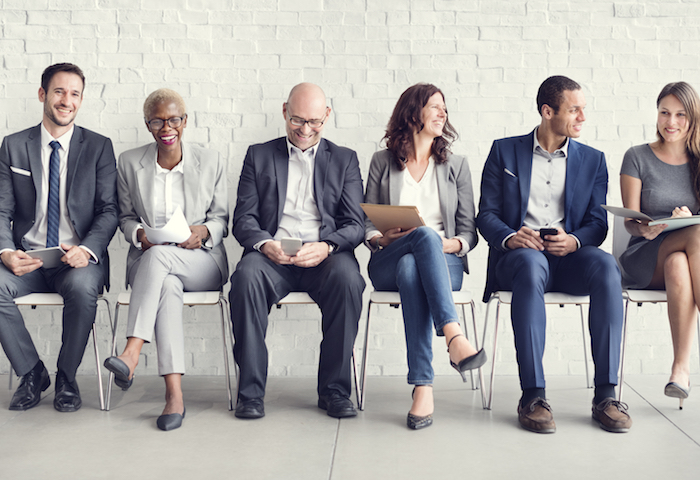 Conseillère en image : une profession à multiples facettes où l’expression « se sentir bien dans ses baskets » prend tout son sens