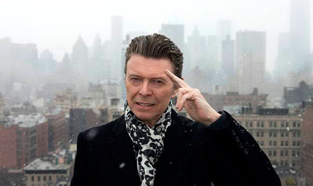 DAVID BOWIE – LE GENTLEMAN SALTIMBANQUE QUI A SU CAPITALISER SUR SES PEURS